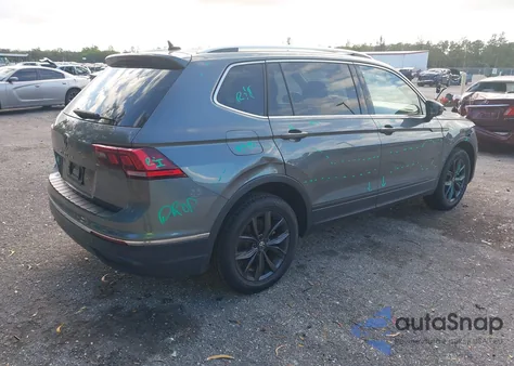 2024 Volkswagen Tiguan 2.0T Se/2.0T Wolfsburg Edition z USA, uszkodzony, nr VIN 3VV3B7AX7RM032757
